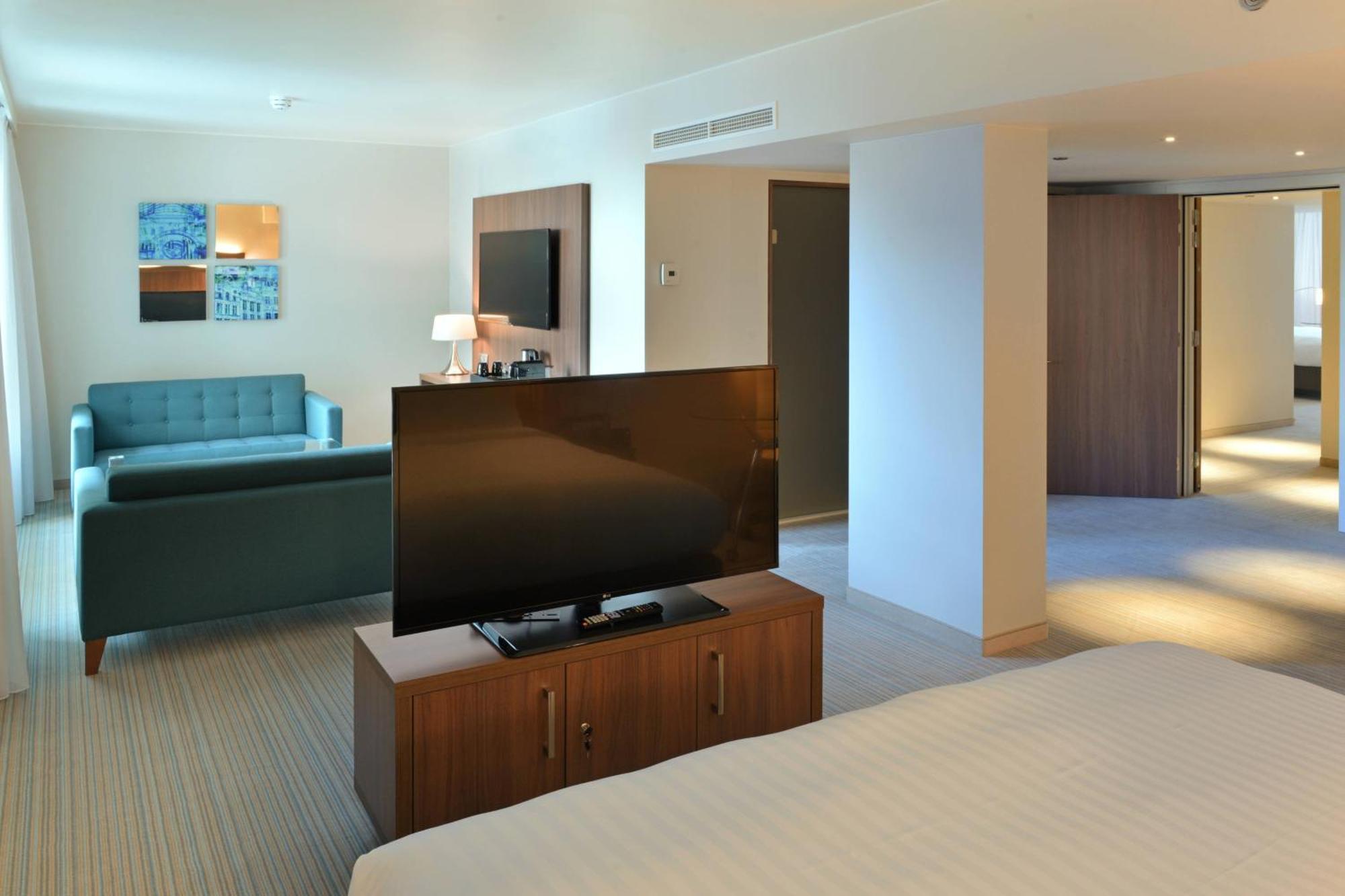 Отель Courtyard By Marriott Brussels Eu Экстерьер фото