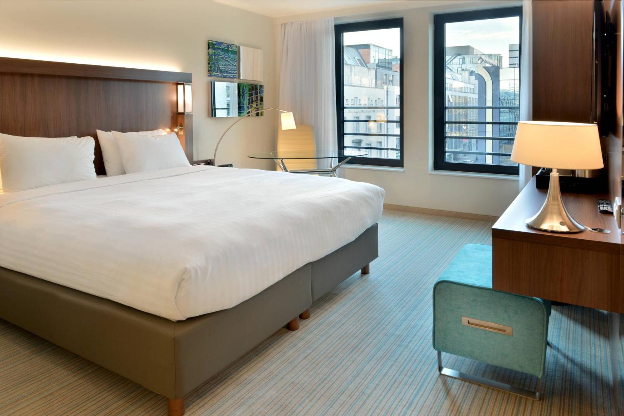 Отель Courtyard By Marriott Brussels Eu Экстерьер фото